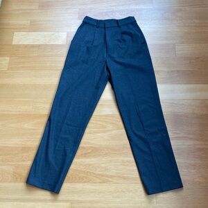 Uniqlo Heattech Pleated Pants in Gray Size XS